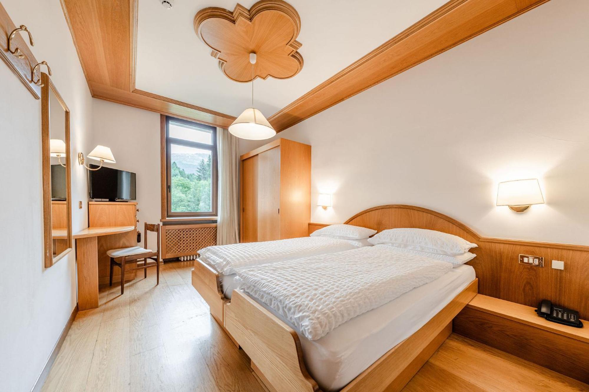 Hotel Vioz Пейо-Фонті Екстер'єр фото